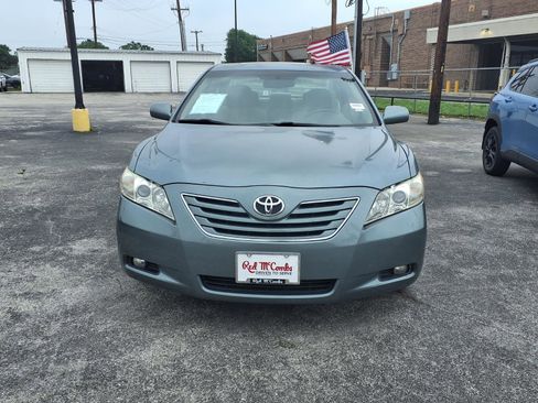 Used 2009 Toyota Camry XLE FWD image 2