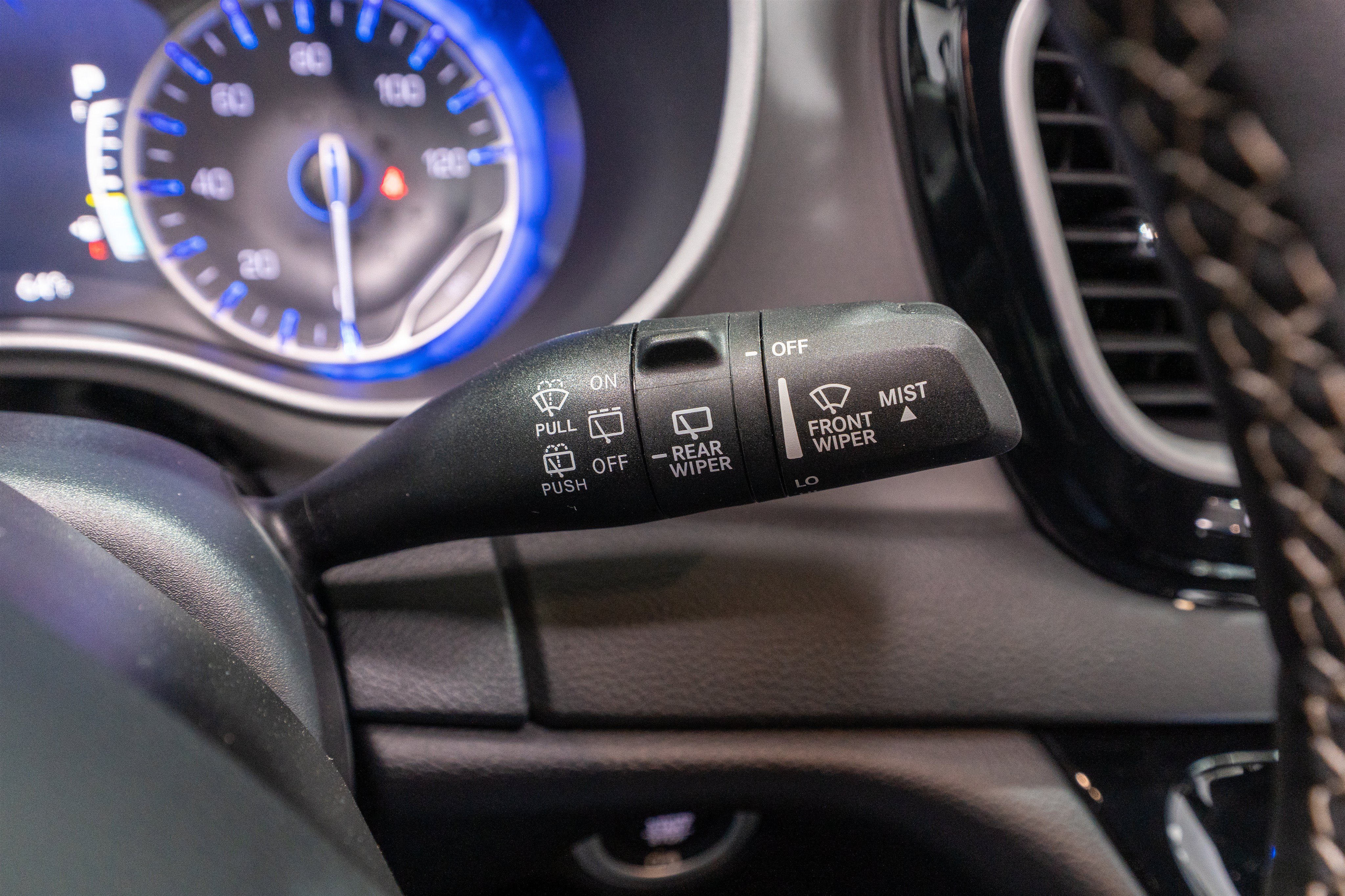 Used 2025 Chrysler Pacifica Select FWD image 26