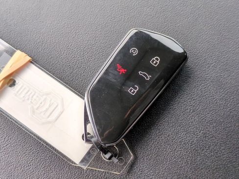 Used 2024 Volkswagen Atlas SE FWD image 23