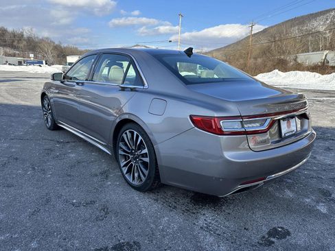 Used 2019 Lincoln Continental Select w/ Continental Climate Package image 21