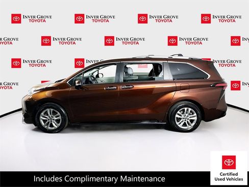 Certified 2022 Toyota Sienna Limited AWD/4WD image 8
