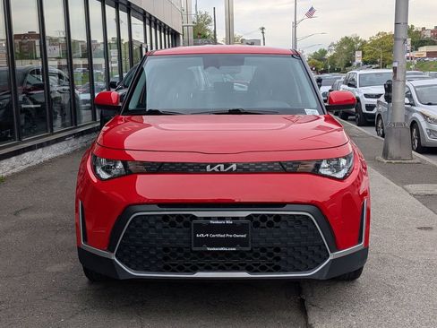 Used 2023 Kia Soul LX w/ LX Technology Package FWD image 3