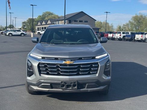 Used 2026 Chevrolet Equinox LT AWD/4WD image 2