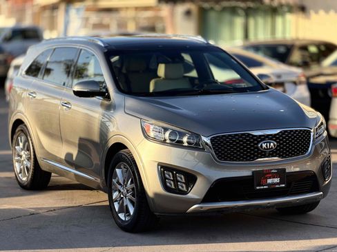 Used 2016 Kia Sorento SX w/ SXL Technology Package FWD image 4
