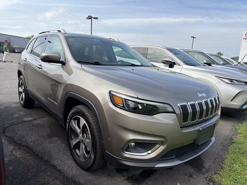 Used 2021 Jeep Cherokee Limited AWD/4WD image 2