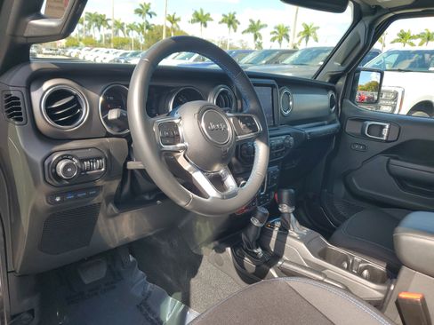 Used 2022 Jeep Wrangler Unlimited Rubicon 4xe w/ Safety Group image 9