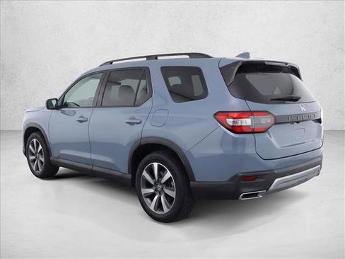 Used 2023 Honda Pilot Touring image 5