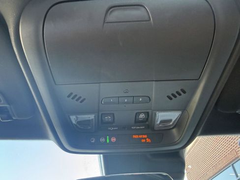Used 2020 Cadillac XT4 Premium Luxury FWD image 31
