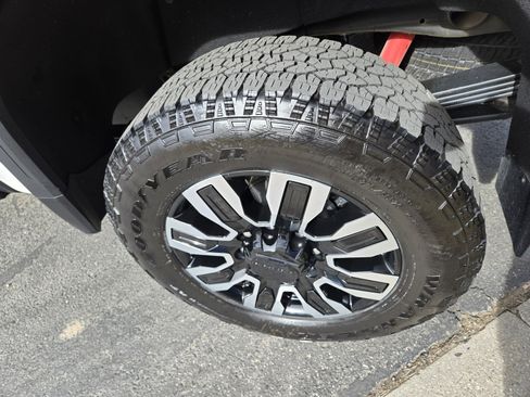 Used 2024 GMC Sierra 2500 Denali Ultimate image 56