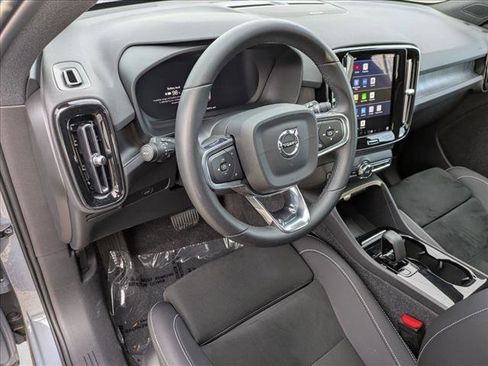 Used 2023 Volvo XC40 Recharge Ultimate image 10