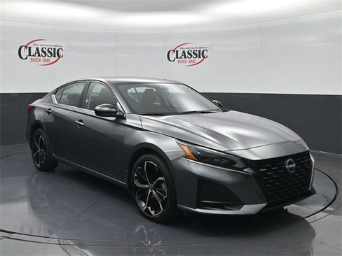 Used 2025 Nissan Altima 2.5 SR image 5