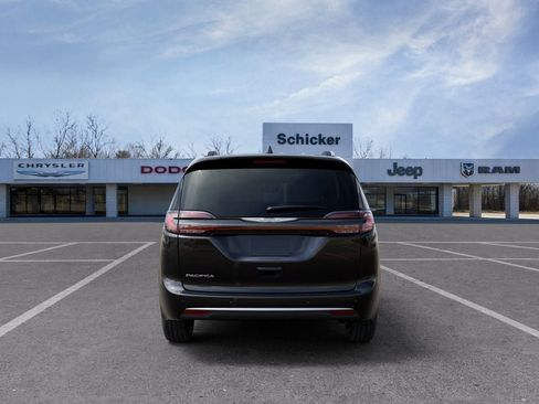 New 2026 Chrysler Pacifica Pinnacle FWD image 7
