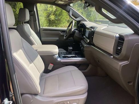 Used 2024 Chevrolet Silverado 1500 LTZ image 36