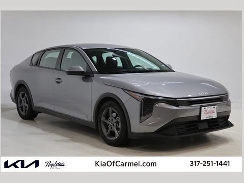 Used 2025 Kia K4 FWD image 1
