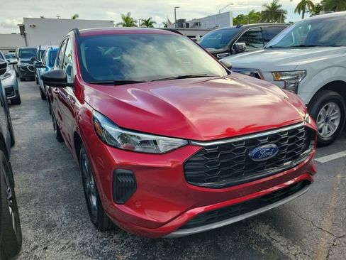 Used 2024 Ford Escape ST-Line w/ Tech Pack #1 FWD image 2