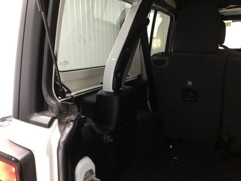 Used 2020 Jeep Wrangler Unlimited Sport S image 16