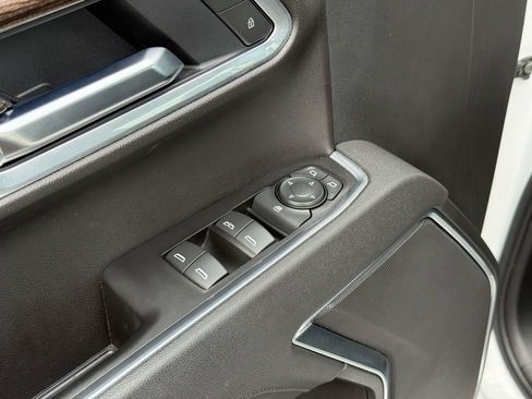 Used 2025 Chevrolet Silverado 1500 LT image 17