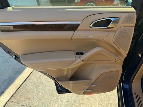 Used 2014 Porsche Cayenne image 14