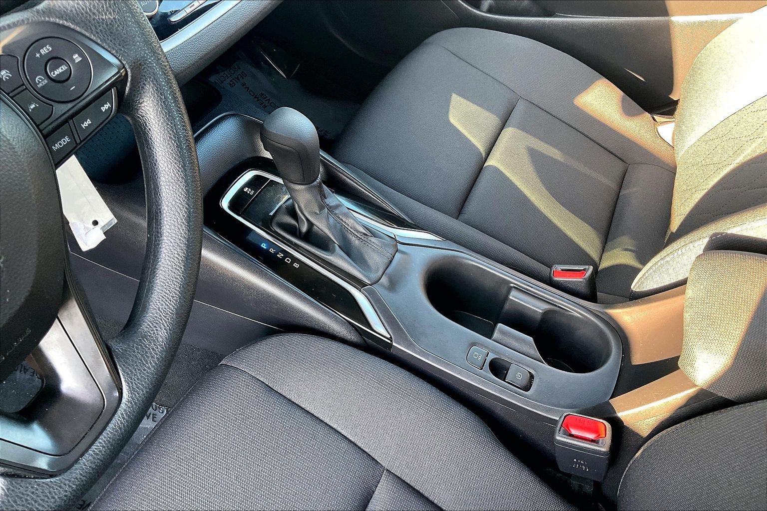 Used 2025 Toyota Corolla LE FWD image 21