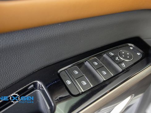 Used 2022 Nissan Pathfinder Platinum AWD/4WD image 12