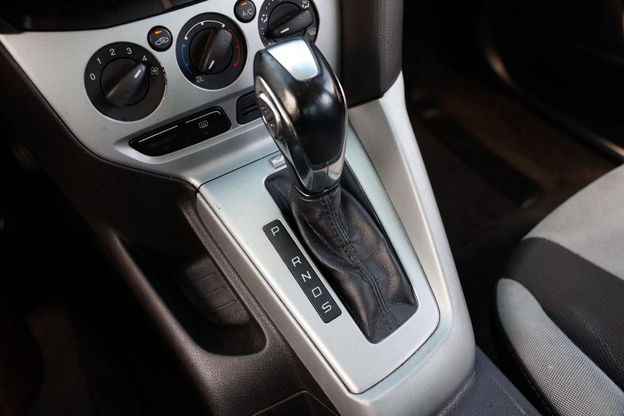 Used 2012 Ford Focus SE FWD image 37