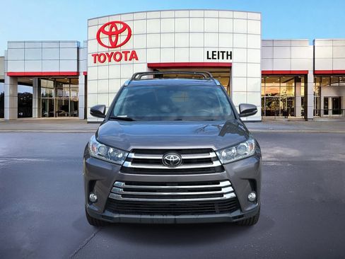 Used 2018 Toyota Highlander Limited image 2