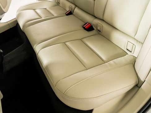 Used 2026 Volvo V60 B5 Cross Country Plus w/ Protection Package Premier image 28