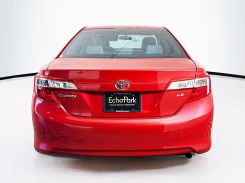 Used 2012 Toyota Camry LE FWD image 7