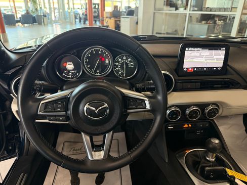 Used 2021 MAZDA MX-5 Miata RF Grand Touring image 44