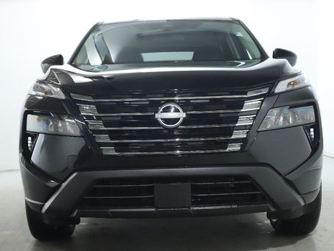 Certified 2026 Nissan Rogue SV image 6