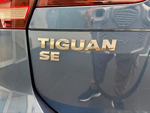 Used 2019 Volkswagen Tiguan SE w/ Panoramic Sunroof Package FWD image 32
