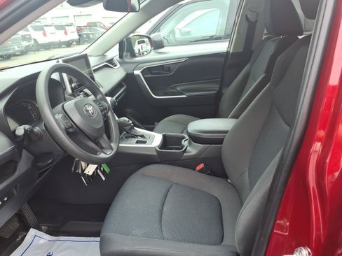 Used 2023 Toyota RAV4 LE AWD/4WD image 7