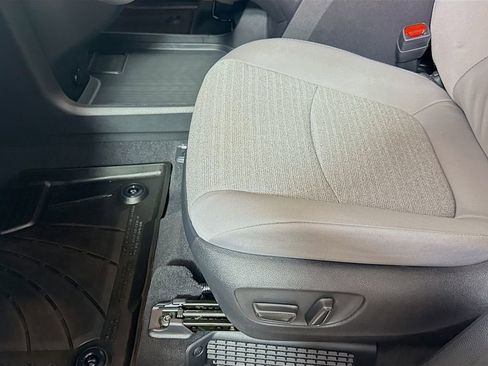 Certified 2026 Toyota Sienna LE image 18