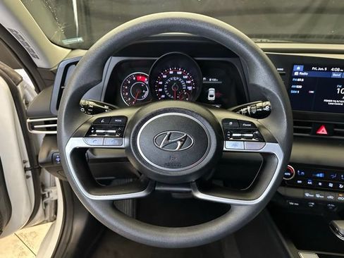 Used 2023 Hyundai Elantra SEL FWD image 25
