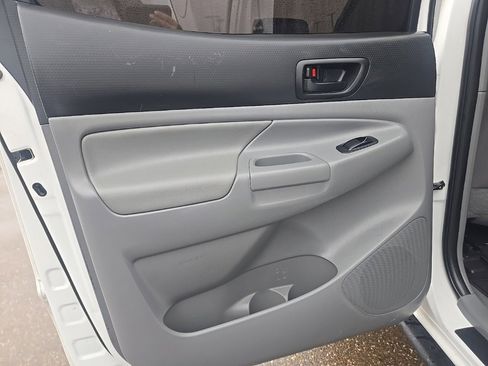 Used 2013 Toyota Tacoma 4x4 Double Cab w/ TRD Sport Pkg image 28