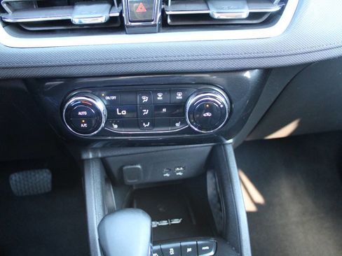 Used 2024 Chevrolet TrailBlazer LT w/ Convenience Package image 21