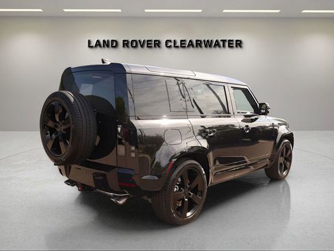 New 2026 Land Rover Defender 110 X-Dynamic SE AWD/4WD image 5