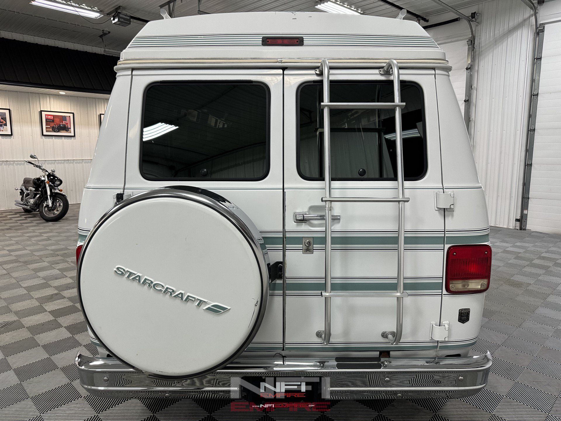 Used 1992 Chevrolet G20 RWD image 9