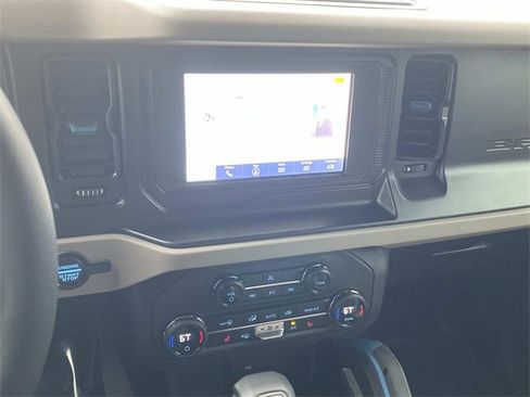Used 2023 Ford Bronco Wildtrak image 26