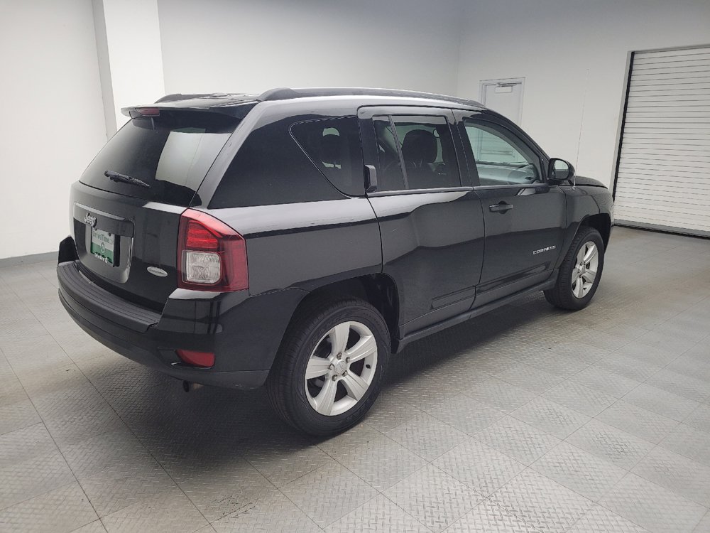 Used 2015 Jeep Compass Latitude AWD/4WD image 10