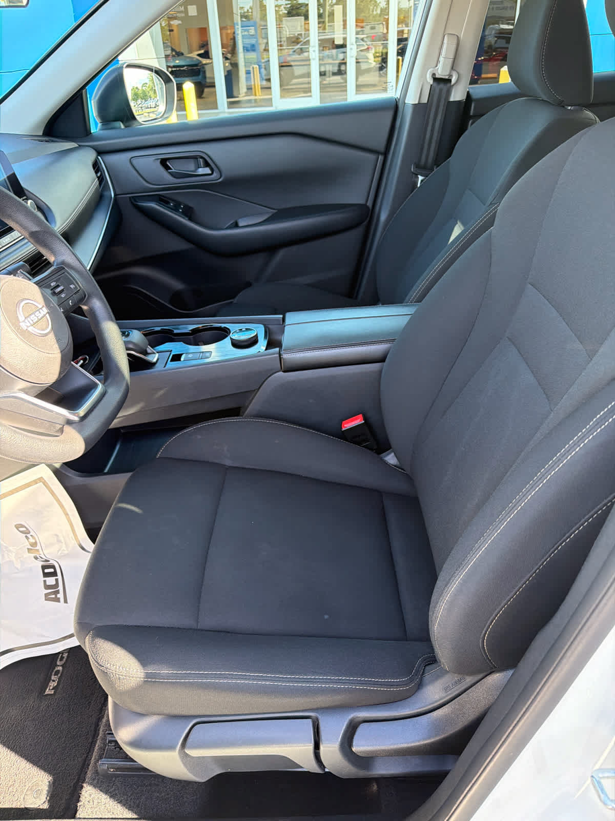 Used 2024 Nissan Rogue S AWD/4WD image 14