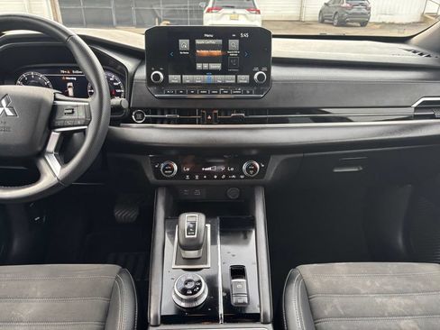 Used 2023 Mitsubishi Outlander SE Black Edition AWD/4WD image 20