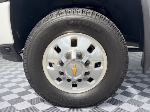 Used 2025 Chevrolet Silverado 3500 High Country w/ High Country Premium Package AWD/4WD image 13