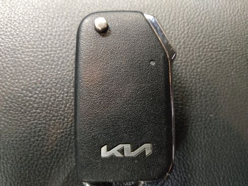 Used 2023 Kia Soul LX w/ Option Group 015 FWD image 32