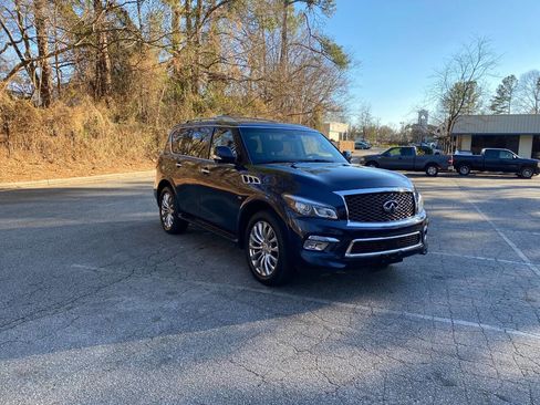 Used 2017 INFINITI QX80 4WD w/ Driver Assistance Package image 3