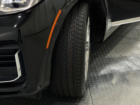 Used 2019 BMW X7 xDrive40i w/ Premium Package AWD/4WD image 38
