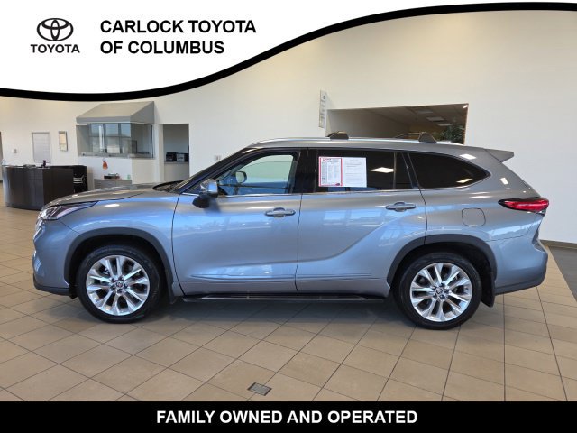 Used 2021 Toyota Highlander Limited AWD/4WD image 3