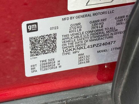 Used 2023 GMC Acadia SLE w/ Driver Convenience Package FWD image 18