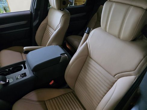 New 2026 Land Rover Discovery Dynamic SE AWD/4WD image 12