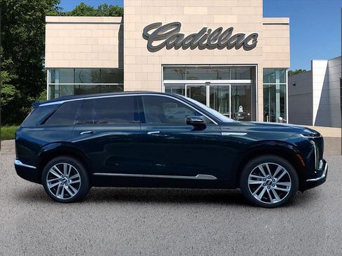 New 2026 Cadillac Vistiq Luxury w/ LPO, Floor Liner Package image 6